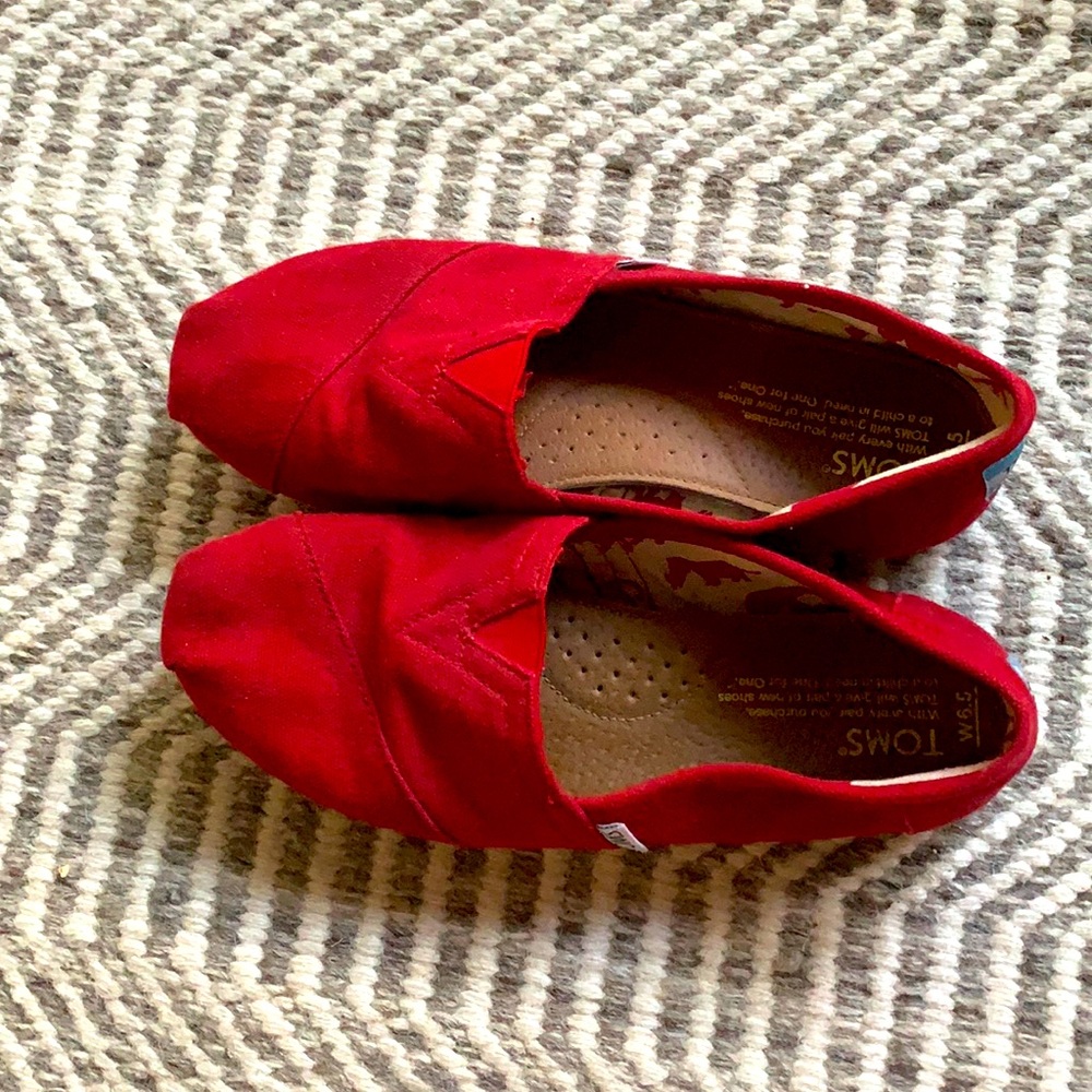 Red TOMS